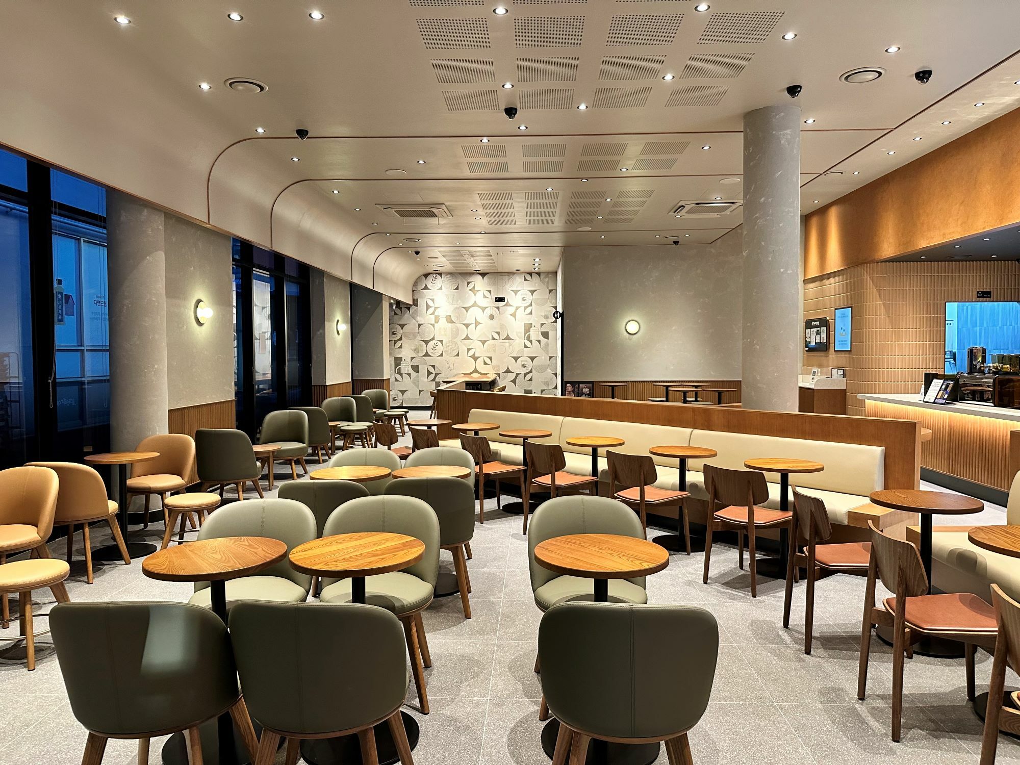 Starbucks Daegu Sinmae Station — photo 5
