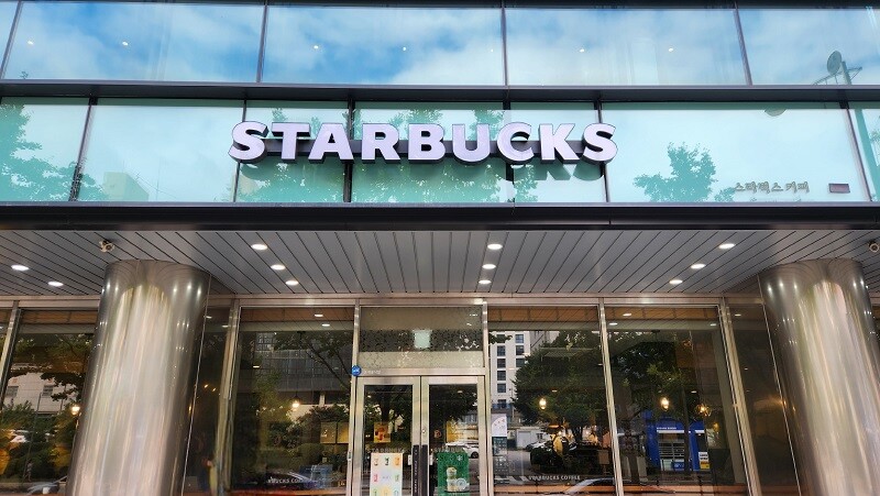 Starbucks Suwon Ibiseu — photo 1