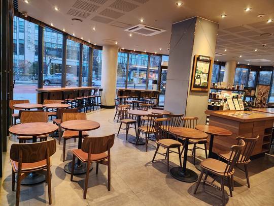 Starbucks Hwanghak Intersection — photo 2