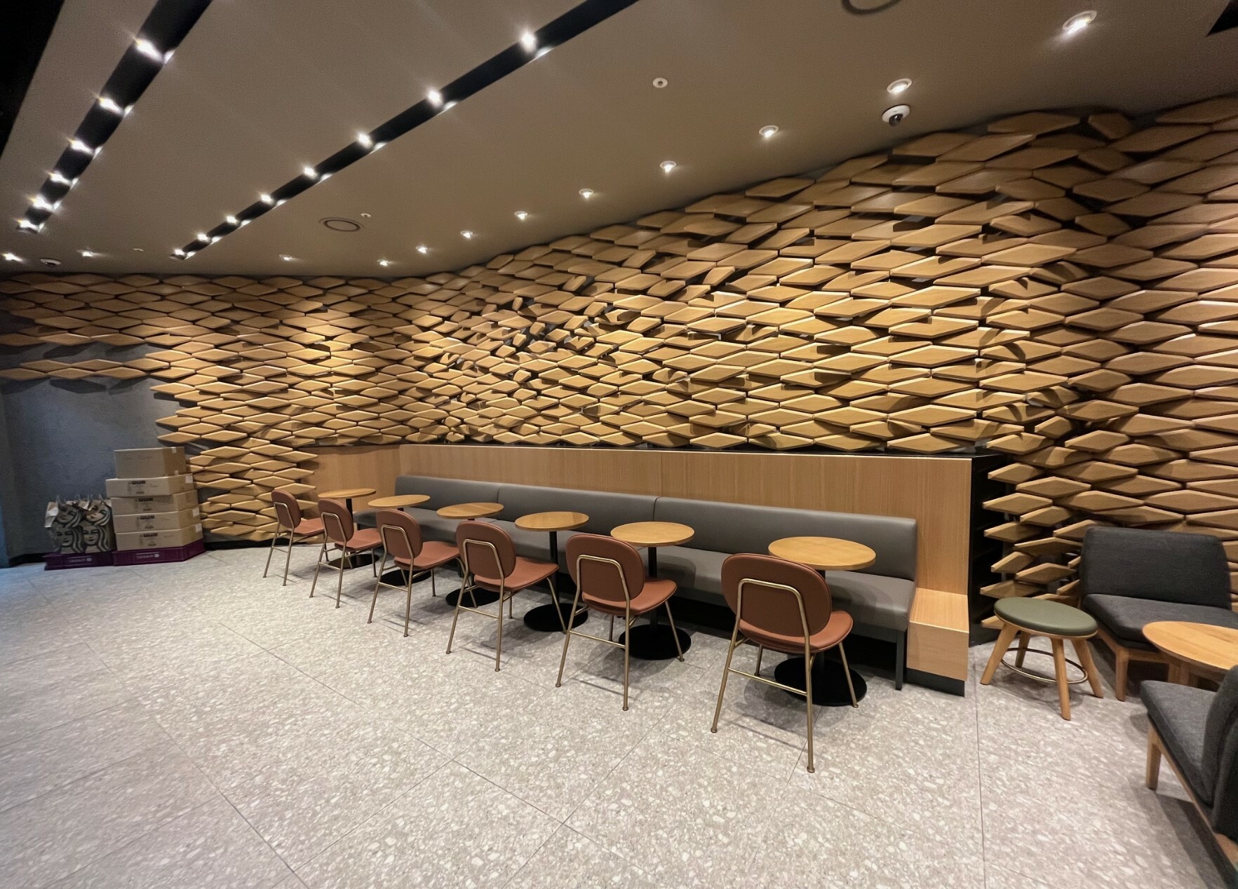Starbucks Daechi Jaegyeong Building — photo 3