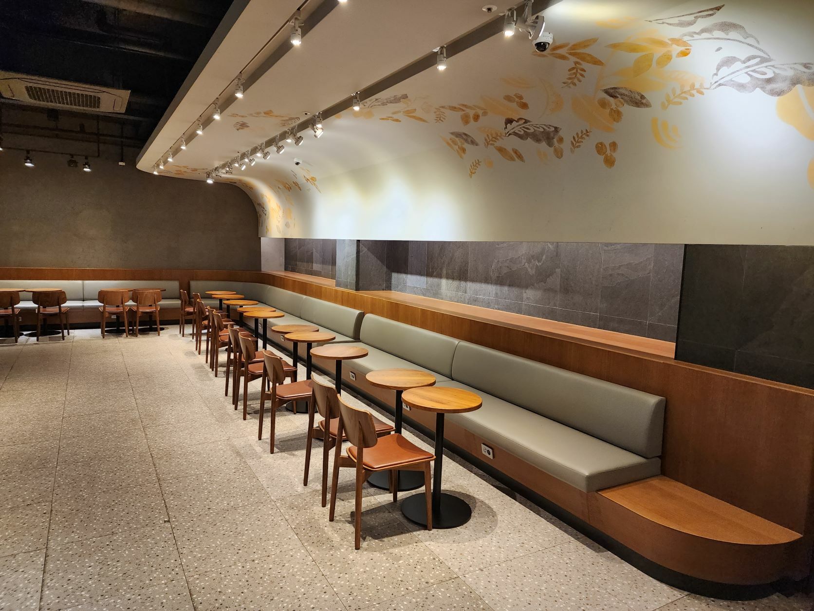 Starbucks Busangwangbok-ro — photo 4