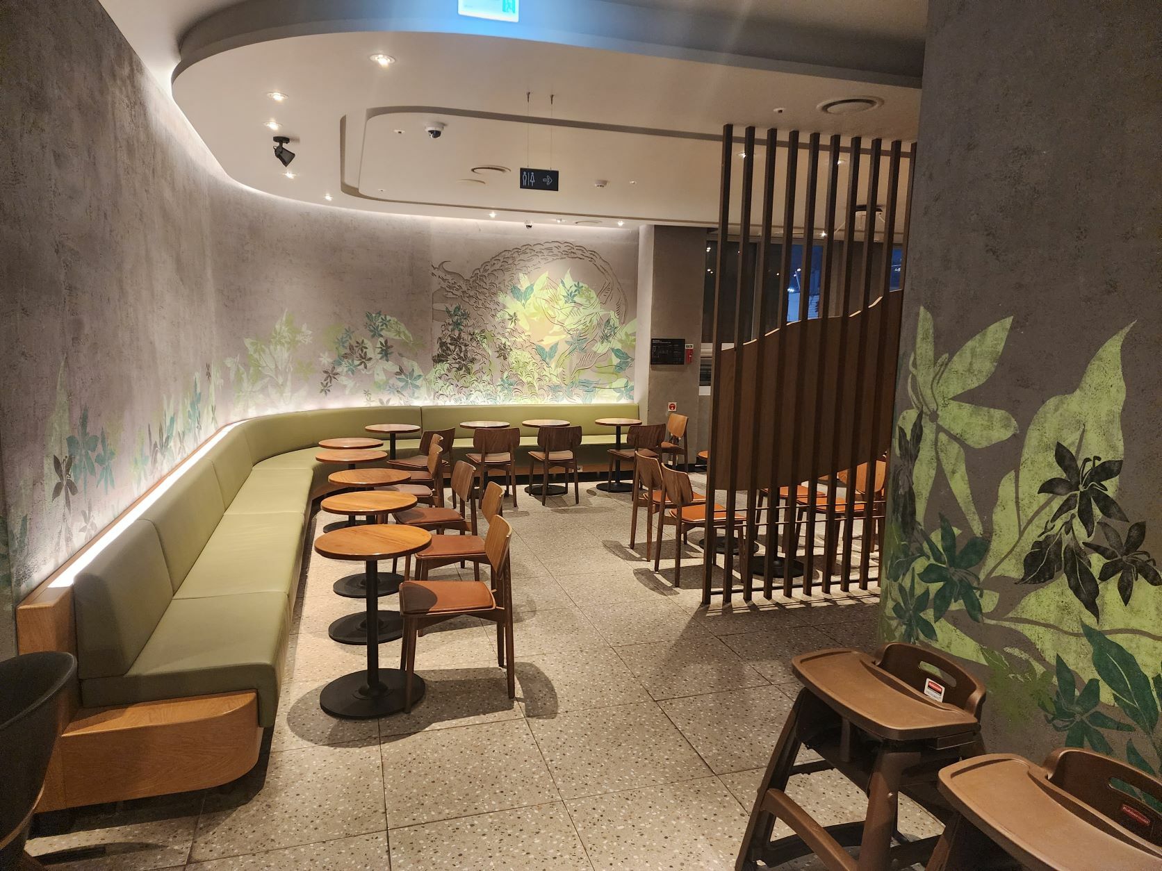 Starbucks Busangwangbok-ro — photo 5
