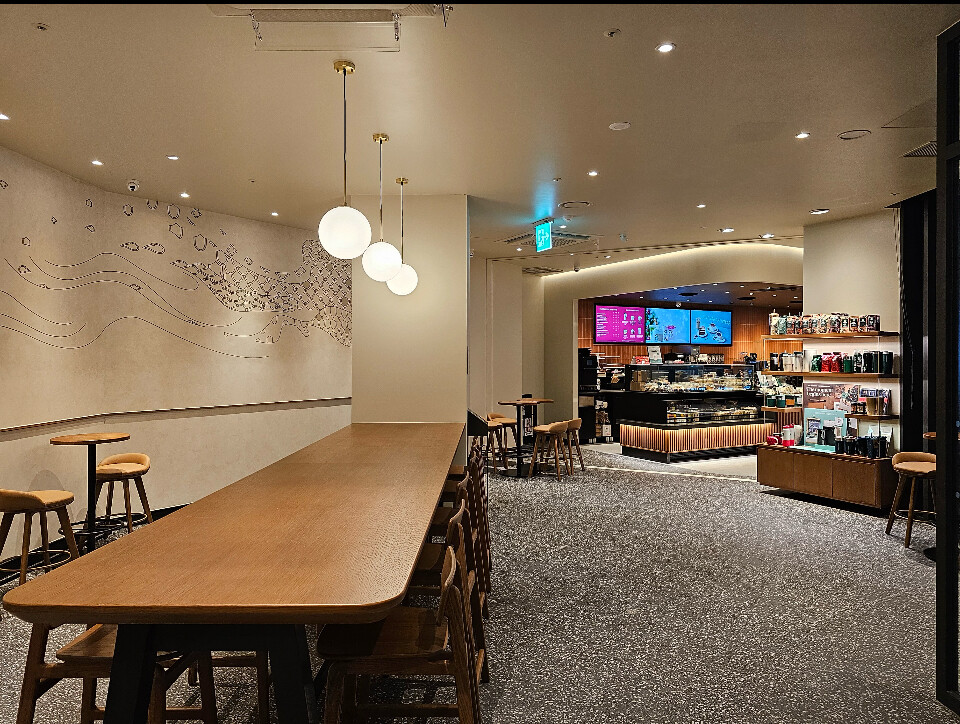 Starbucks Cheongnyangni Station Lotte Castle Sky — photo 4