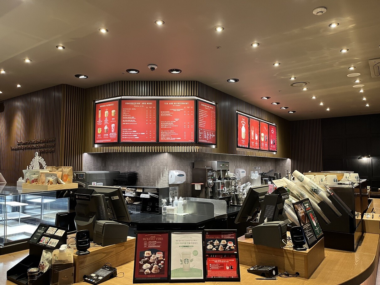 Starbucks Shinsegae Pudeu Market Dogok — photo 1