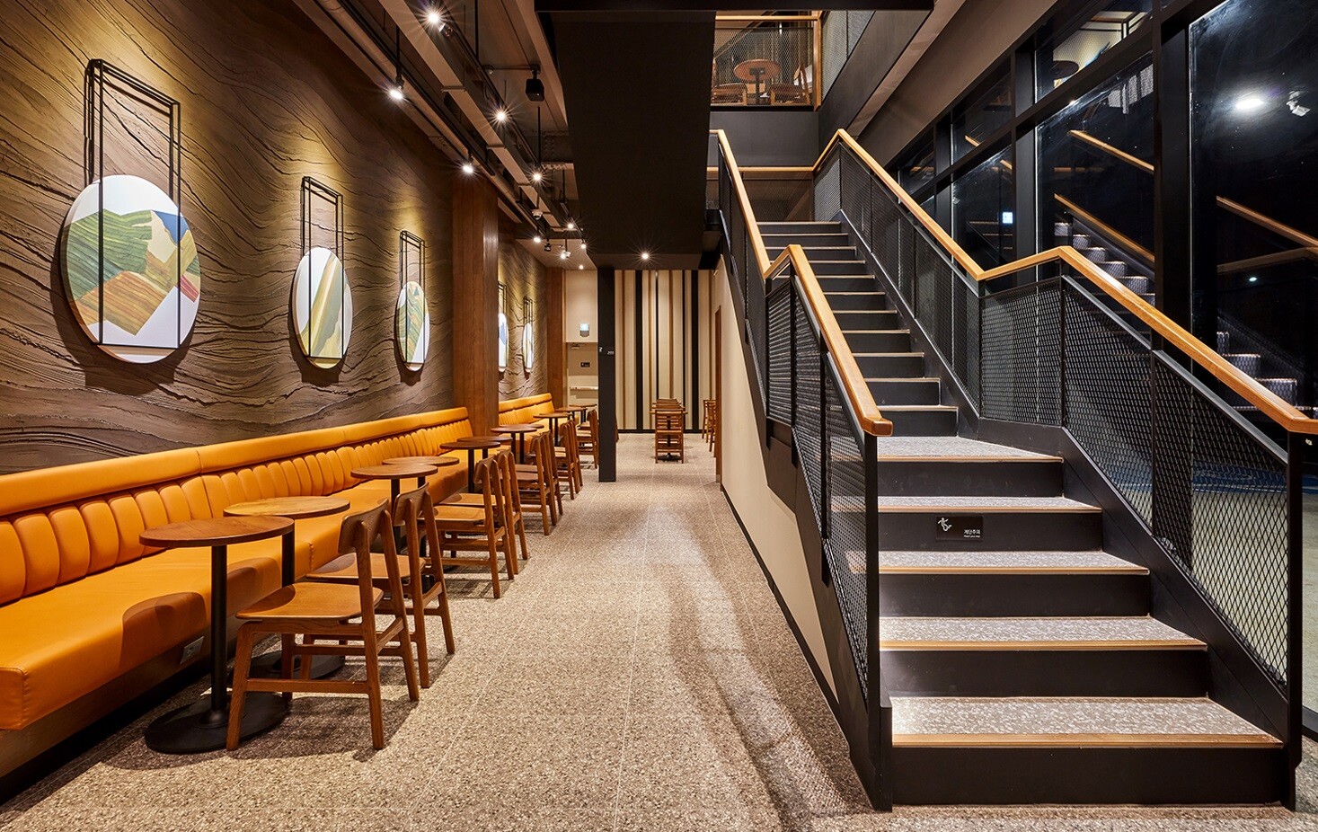 Starbucks Yongin Gimnyangjang — photo 3