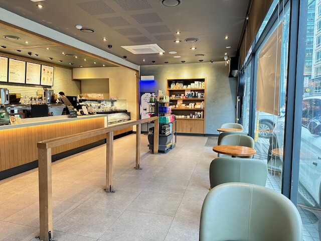 Starbucks Seolleungsehwa Building — photo 5