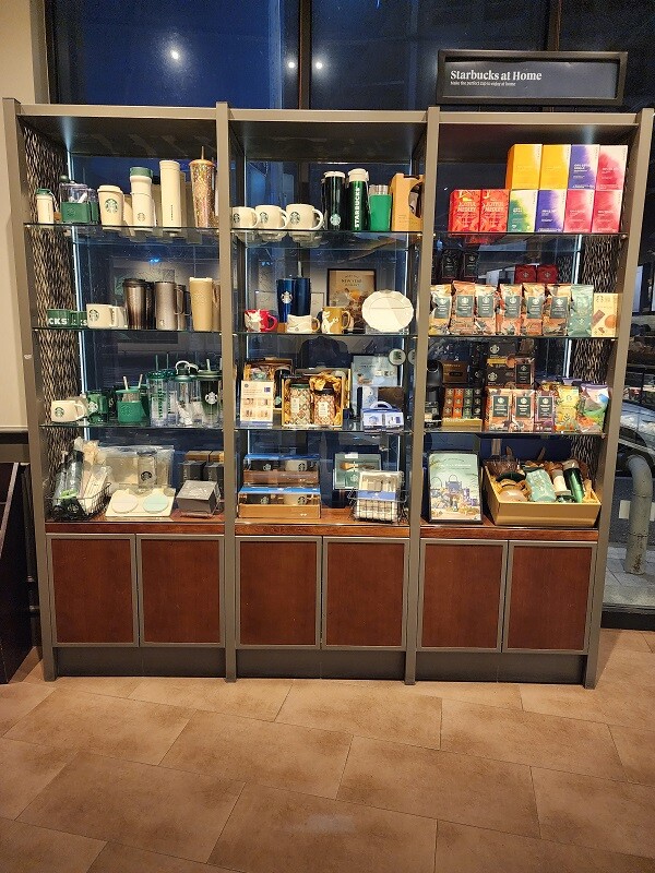Starbucks Daejeon Courthouse — photo 4