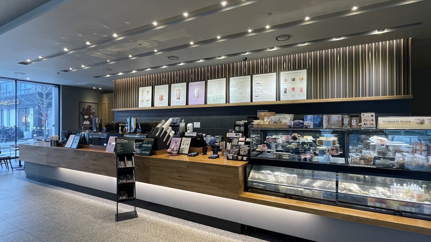 Starbucks Daejeon Banseok Station — photo 2