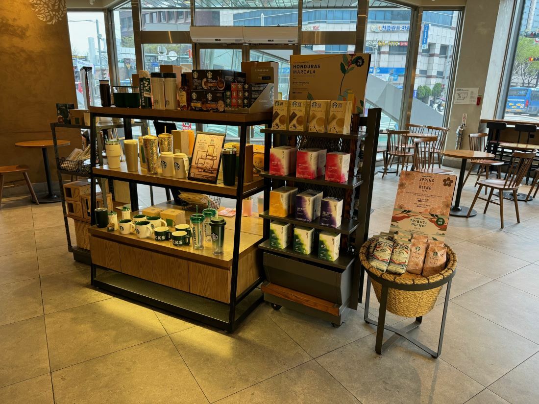 Starbucks Daegujungang-ro Station — photo 4