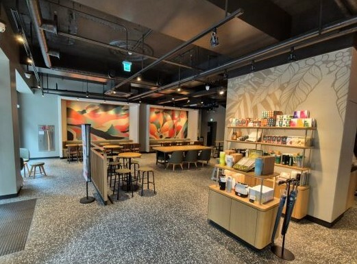 Starbucks Busan Bipeu Plaza — photo 3