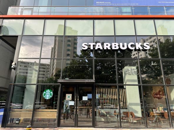Starbucks Mapo District Office Station — photo 1