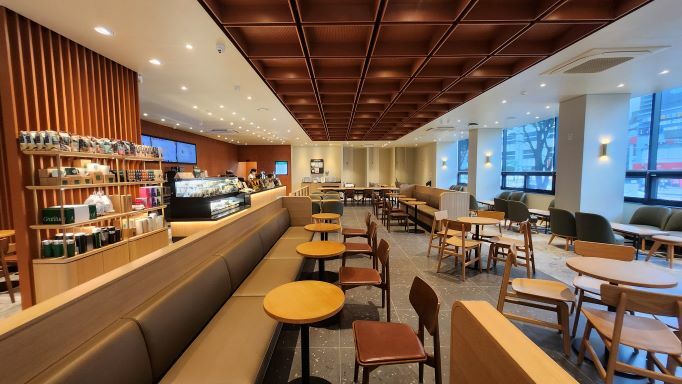 Starbucks Sungshin Womans Univ. Entrance Station — photo 3
