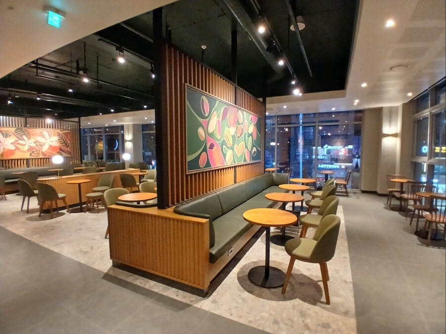 Starbucks Cyber Hankuk Univ. of Foreign Studies — photo 5