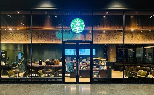 Starbucks Yeouido TP Tower — photo 1