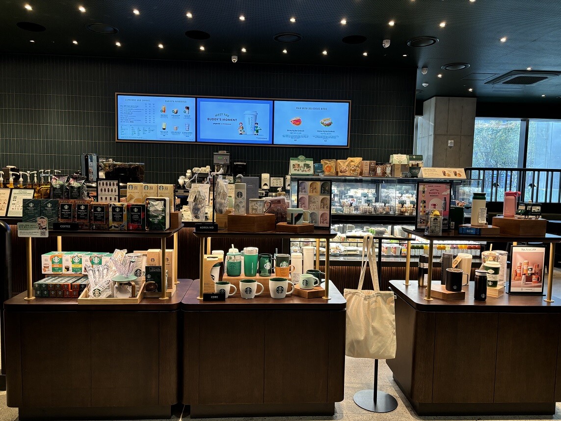 Starbucks Yeouido TP Tower — photo 5