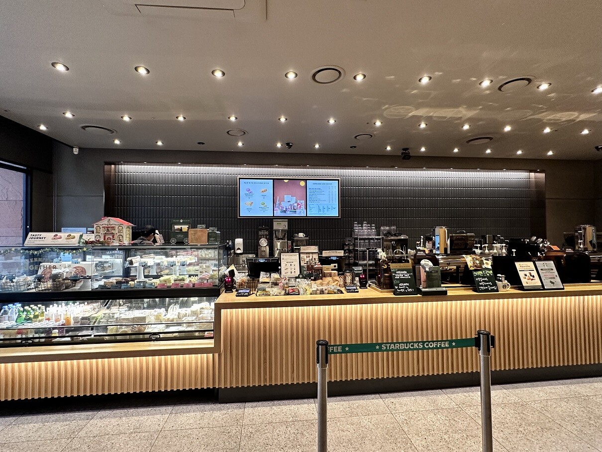 Starbucks Suseo Station Intersection — photo 2