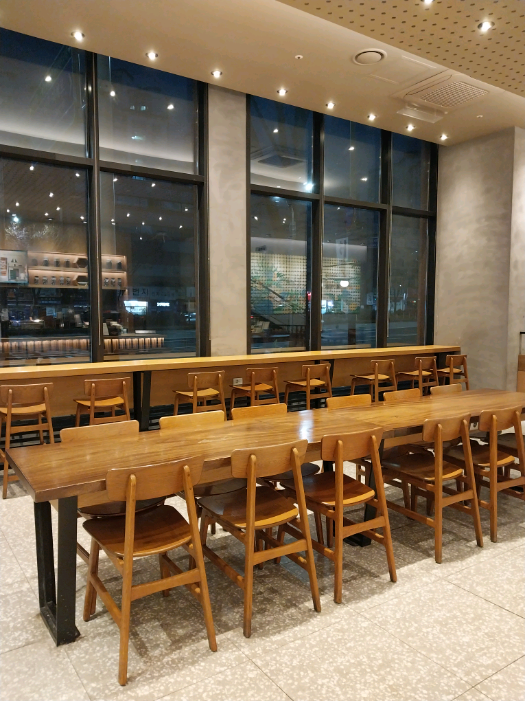 Starbucks Namhan Sanseong Entrance Station — photo 4