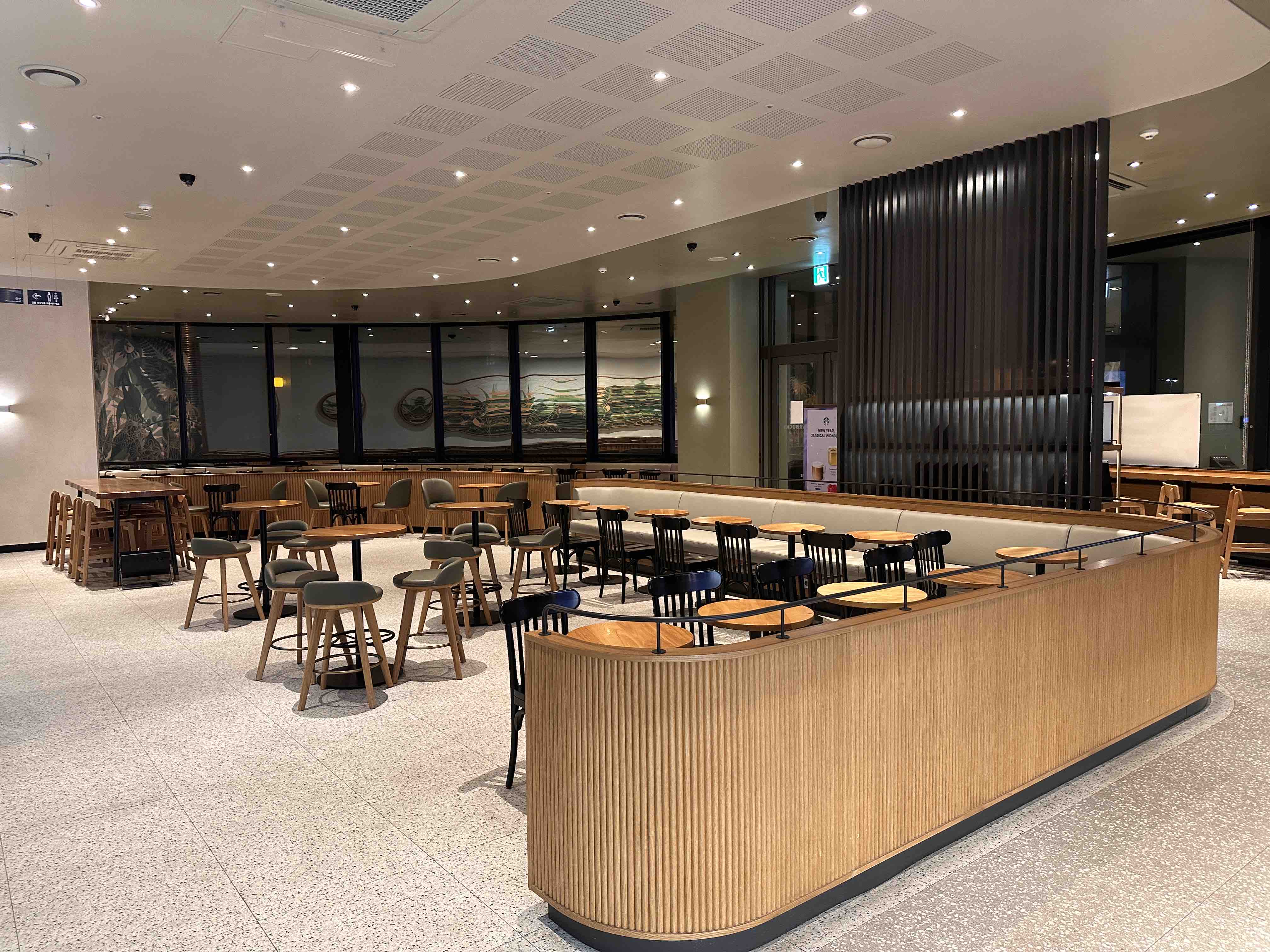 Starbucks Yeouido ABL Tower — photo 3
