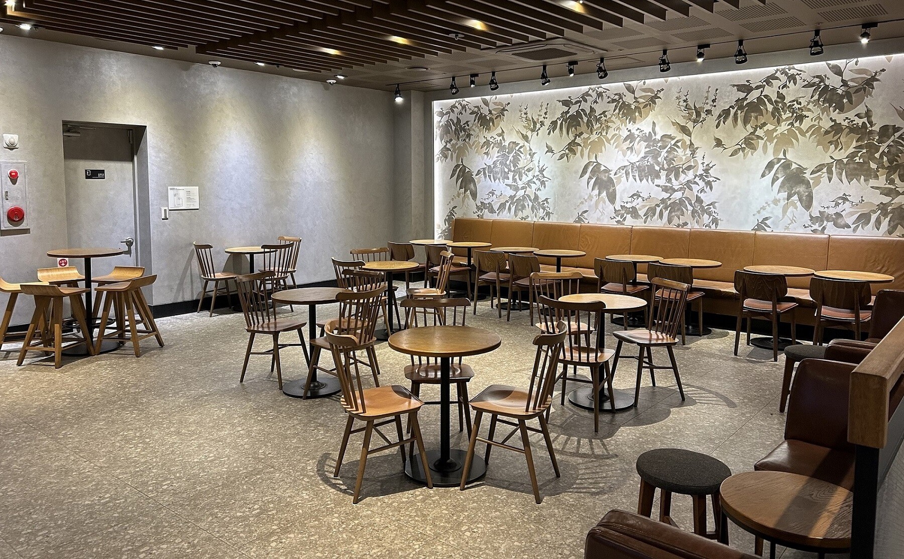 Starbucks Deungchon Station — photo 5