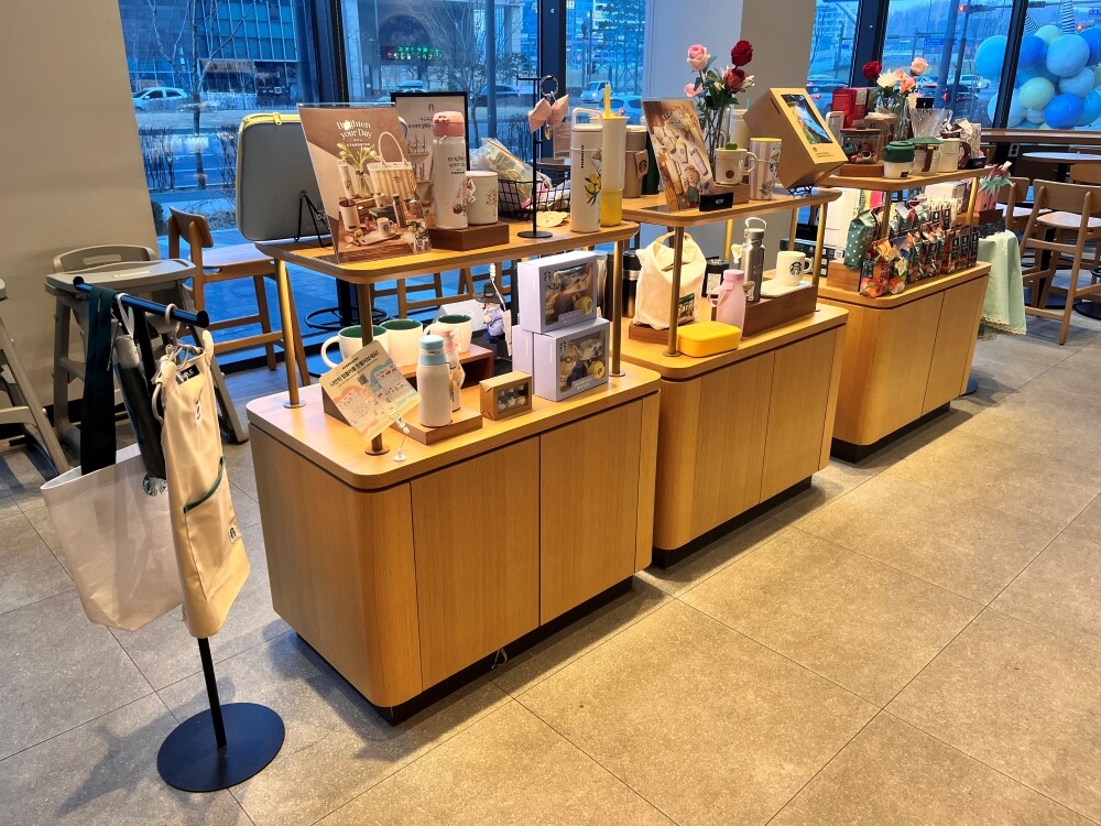 Starbucks Luwon Aelliseubil — photo 4