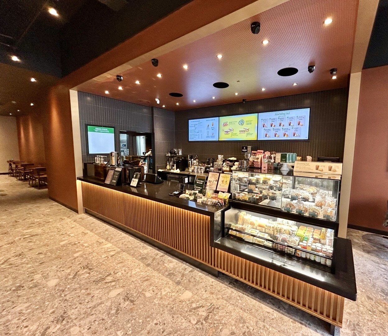 Starbucks Yeon Sinnae Station Exit 5 — photo 2