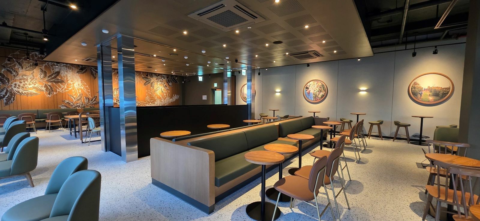 Starbucks Kkachisan Station — photo 5