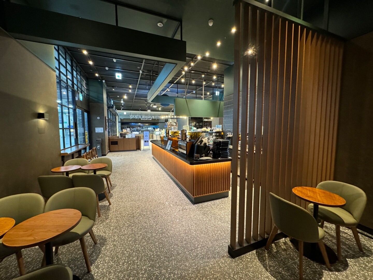 Starbucks Suwon YeokAK B1 — photo 4