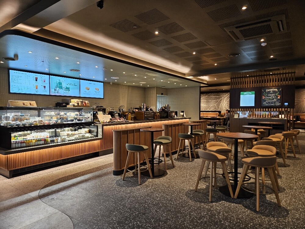 Starbucks Gangnam Bijyeon Tower — photo 2