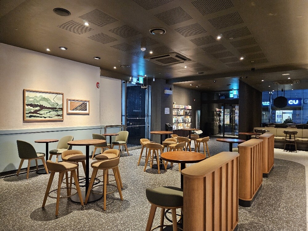Starbucks Gangnam Bijyeon Tower — photo 5