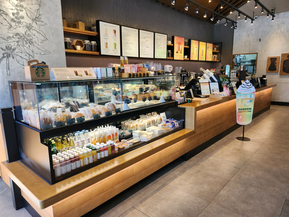 Starbucks Daegu Jukjeon Station — photo 2