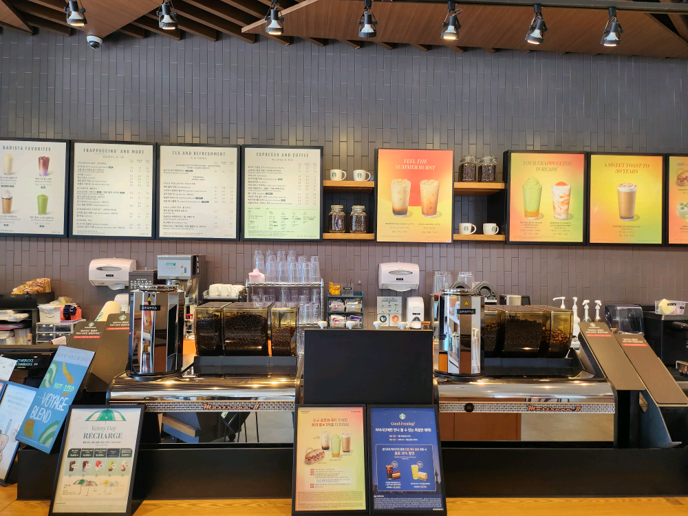 Starbucks Daegu Jukjeon Station — photo 3