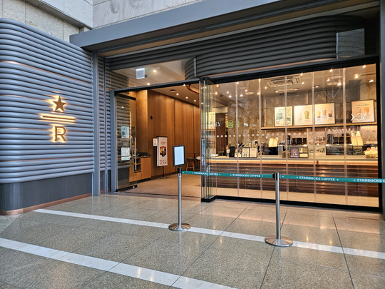 Starbucks Bundang Seohyeon YeokAK R — photo 2