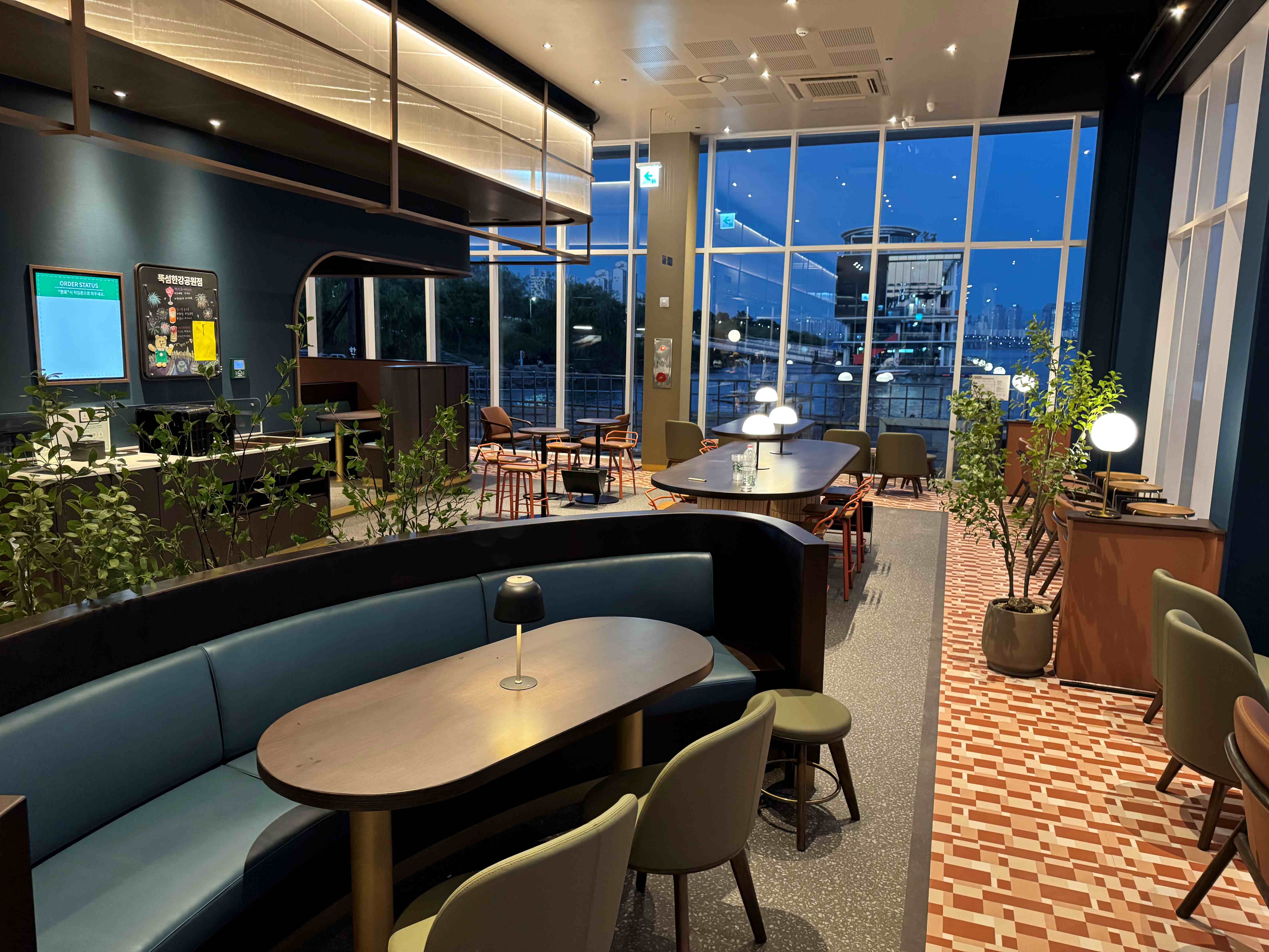 Starbucks Ttukseomhangang Park — photo 3
