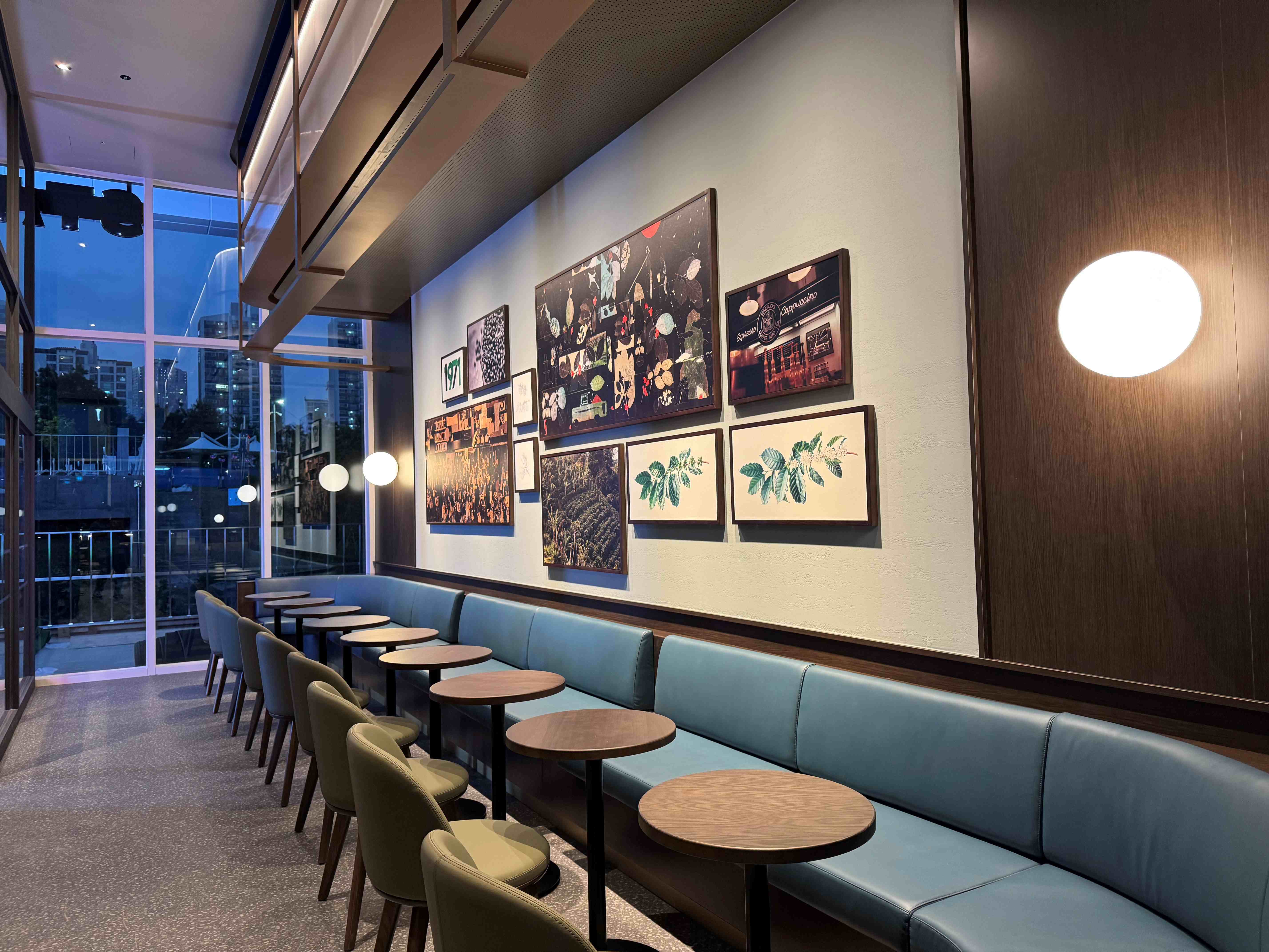 Starbucks Ttukseomhangang Park — photo 5