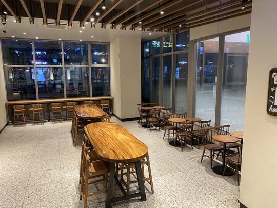 Starbucks Misa Station Grand Passage — photo 3