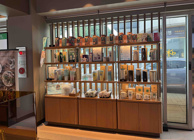 Starbucks Namyeong-dong — photo 3