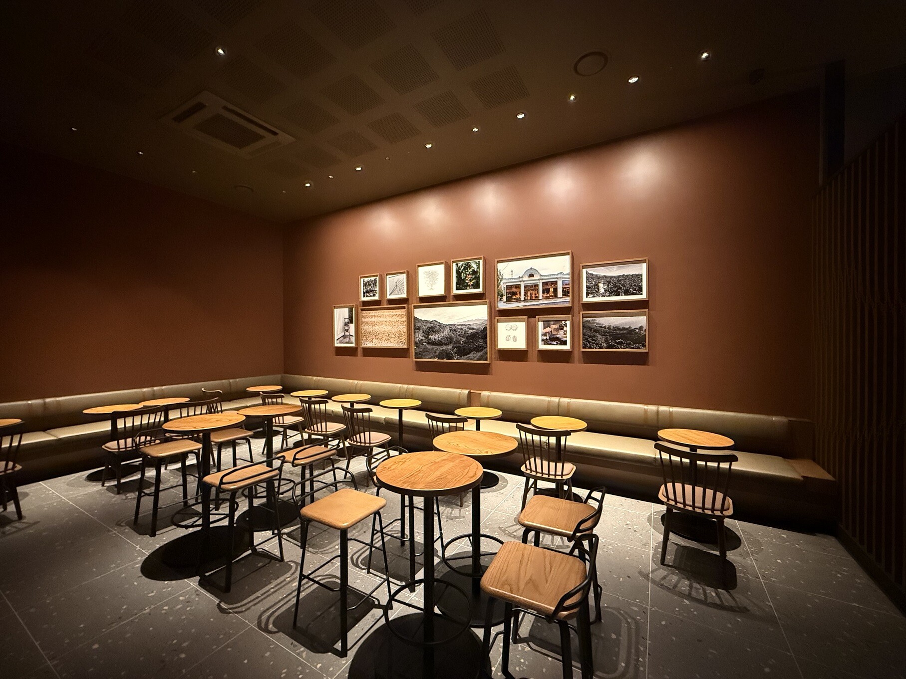 Starbucks Konkuk Univ. Rodeo — photo 5