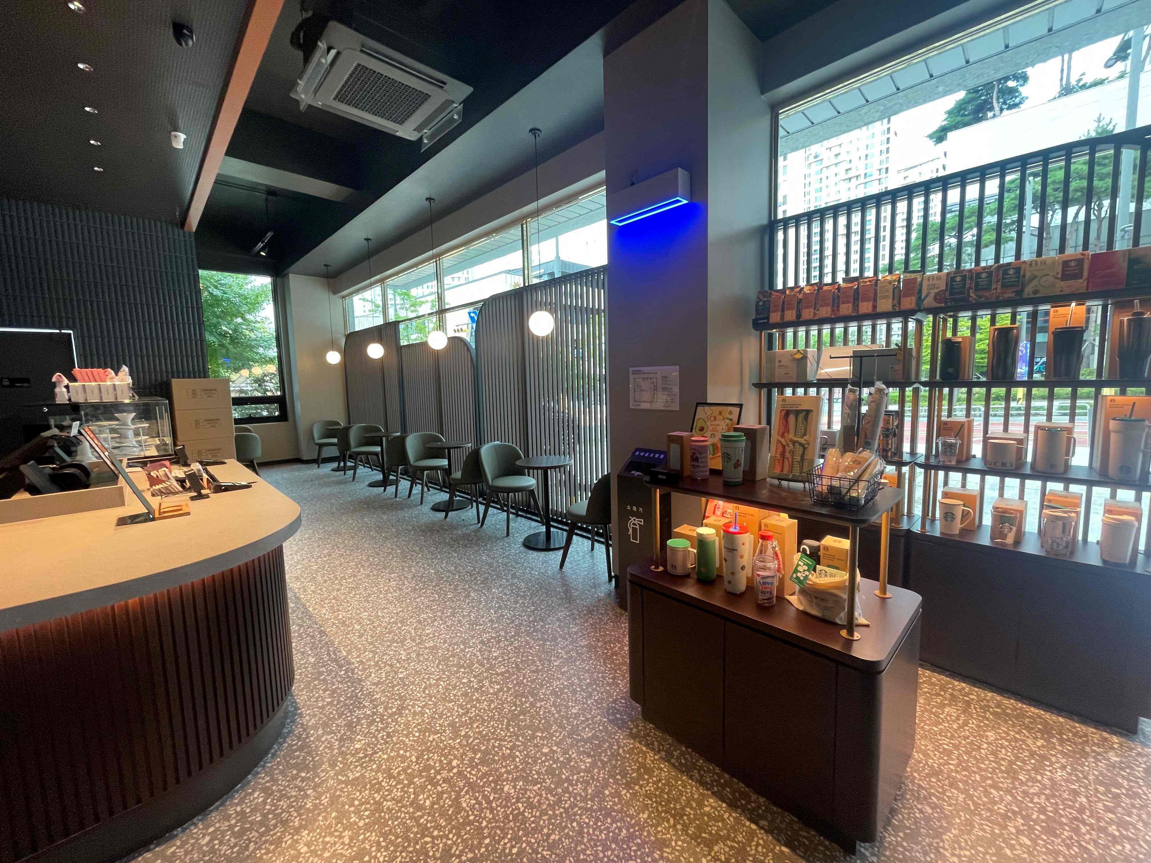 Starbucks Geumcheon Geumnarae — photo 2
