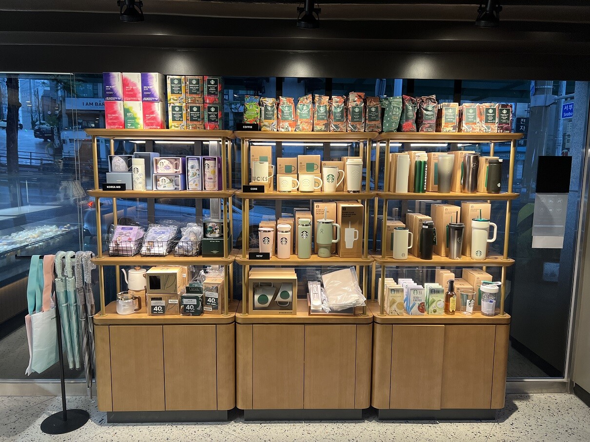 Starbucks Suwon Sungkyunkwan Univ. — photo 4