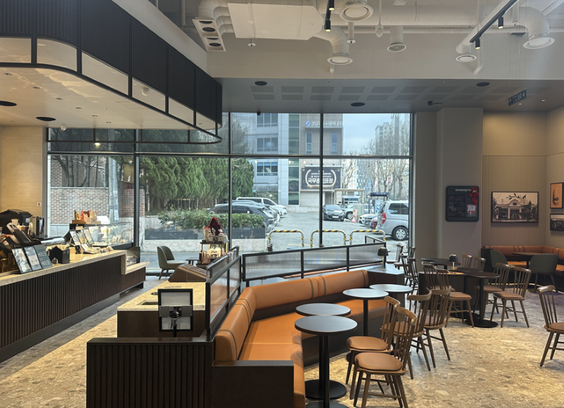 Starbucks Cheongdam Station Exit 6 — photo 2