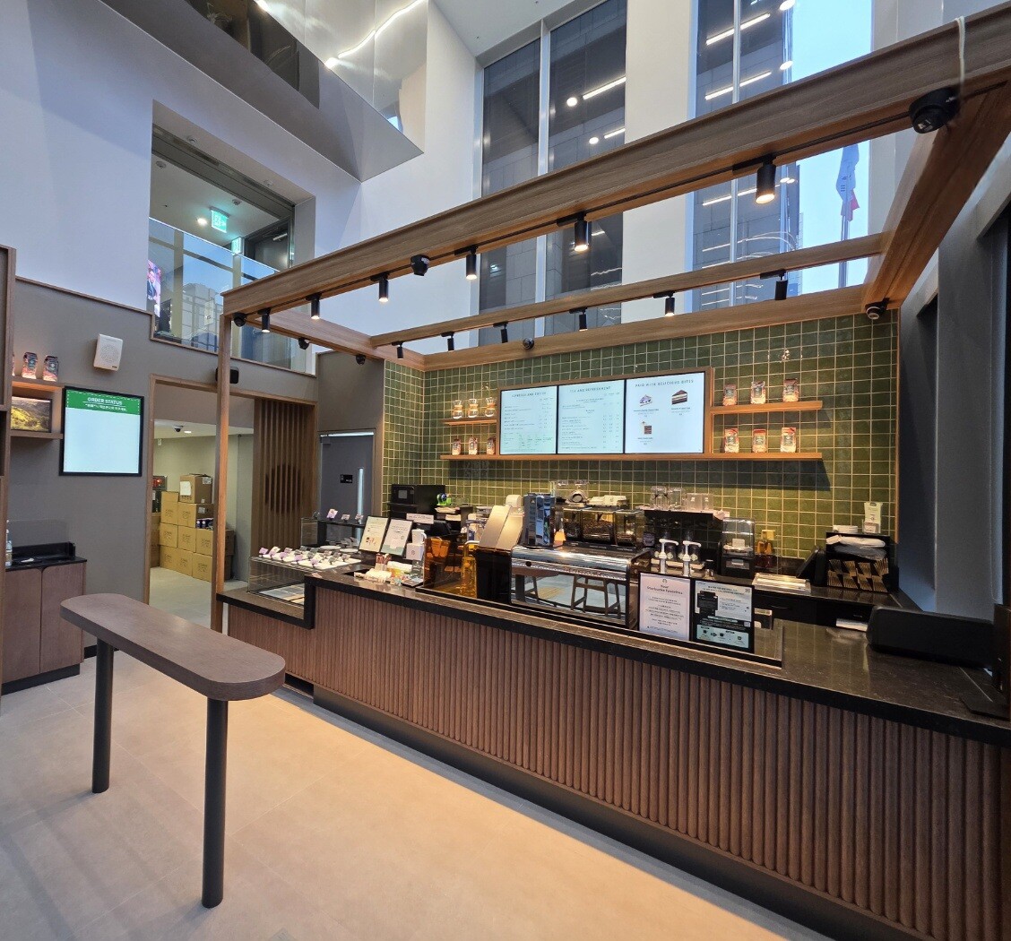 Starbucks Gangnam Station Exit 7 — photo 3