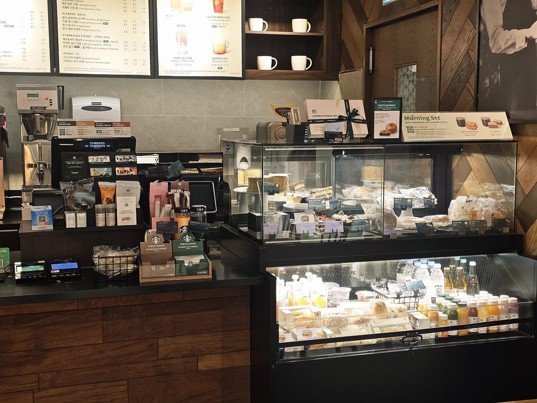 Starbucks Times Square B2 — photo 3