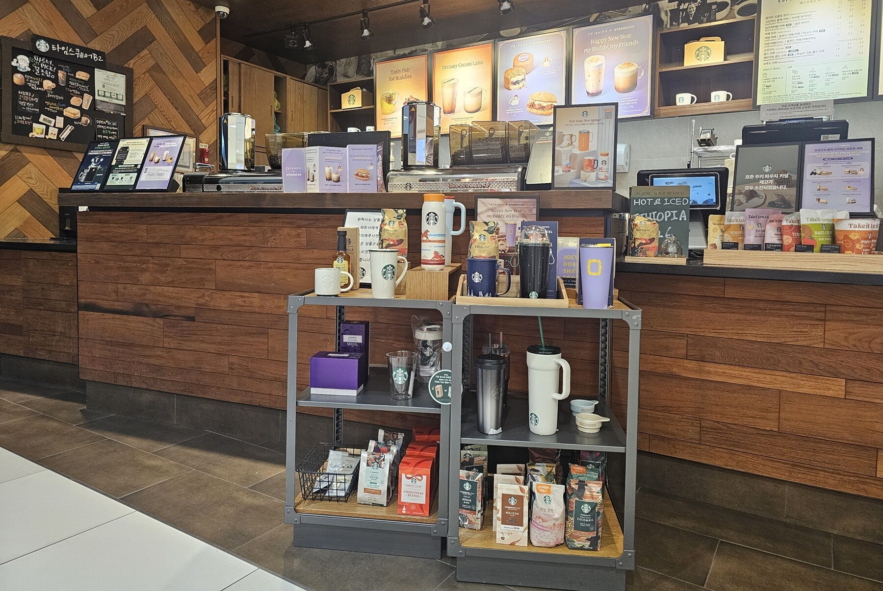 Starbucks Times Square B2 — photo 4
