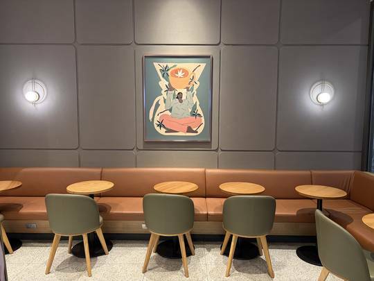 Starbucks Hoehyeon Station — photo 4