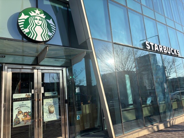 Starbucks Seoul Yeokdongja Dong — photo 1