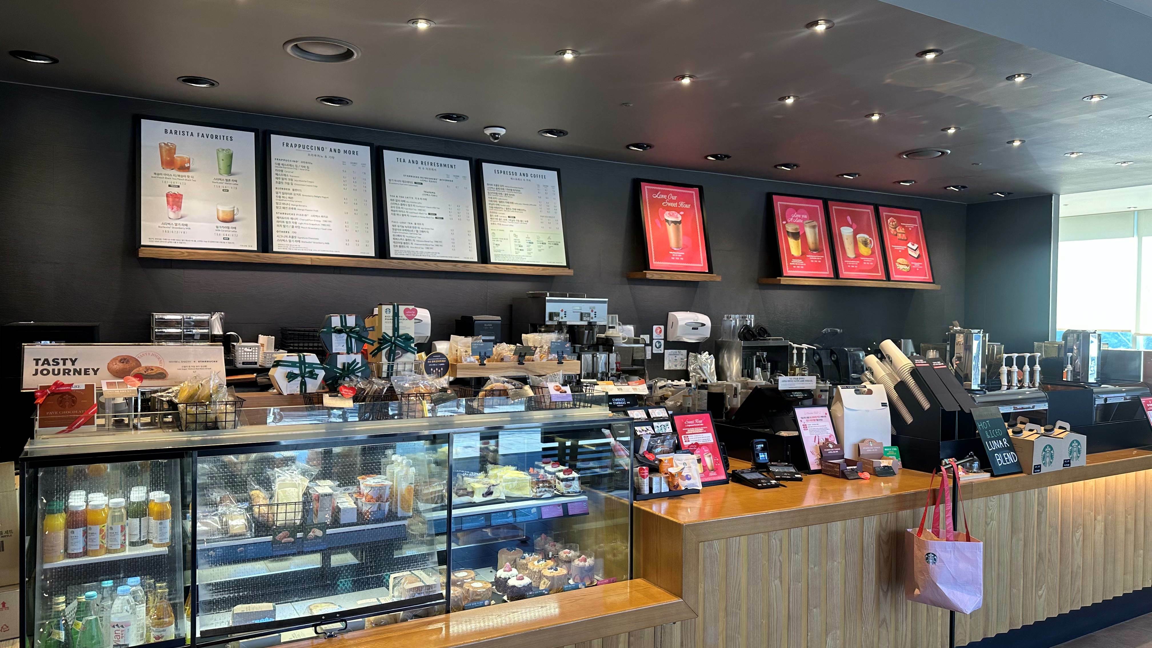 Starbucks Incheon Arts Hall Station — photo 3