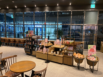 Starbucks Bulgwang Station — photo 4