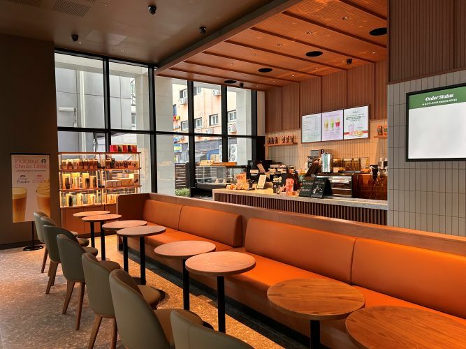 Starbucks Guui Station — photo 4