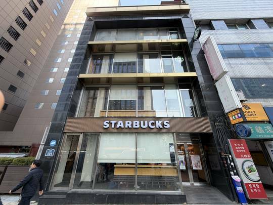 Starbucks Myeong-dong Station — photo 1