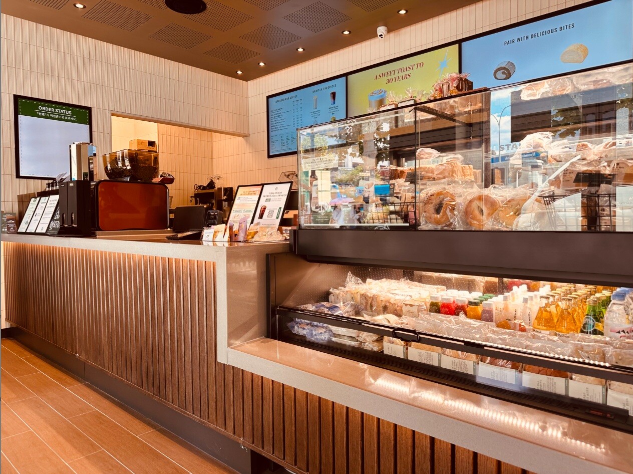 Starbucks Dongjak Boulevard — photo 2